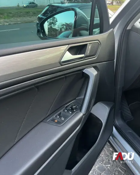 VOLKSWAGEN Tiguan 1.4 250 TSI TOTAL FLEX ALLSPACE COMFORTLINE TURBO AUTOMTICO TIPTRONIC, Foto 6