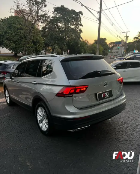 VOLKSWAGEN Tiguan 1.4 250 TSI TOTAL FLEX ALLSPACE COMFORTLINE TURBO AUTOMTICO TIPTRONIC, Foto 16