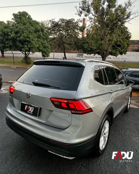 VOLKSWAGEN Tiguan 1.4 250 TSI TOTAL FLEX ALLSPACE COMFORTLINE TURBO AUTOMTICO TIPTRONIC, Foto 18
