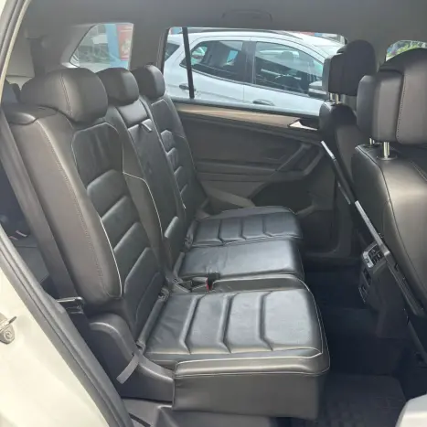 VOLKSWAGEN Tiguan 1.4 250 TSI TOTAL FLEX ALLSPACE COMFORTLINE TURBO AUTOM�TICO TIPTRONIC, Foto 6