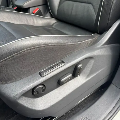 VOLKSWAGEN Tiguan 1.4 250 TSI TOTAL FLEX ALLSPACE COMFORTLINE TURBO AUTOM�TICO TIPTRONIC, Foto 10