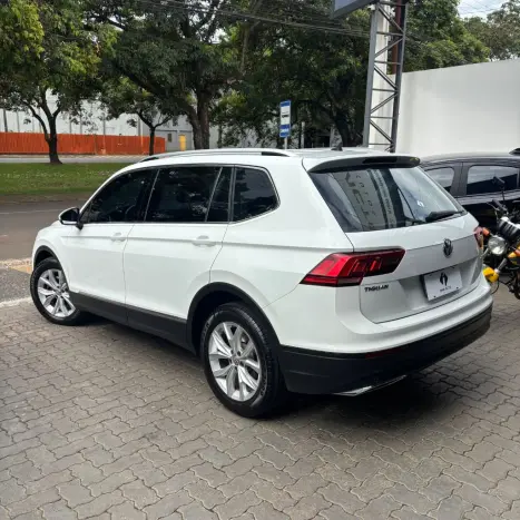 VOLKSWAGEN Tiguan 1.4 250 TSI TOTAL FLEX ALLSPACE COMFORTLINE TURBO AUTOM�TICO TIPTRONIC, Foto 14