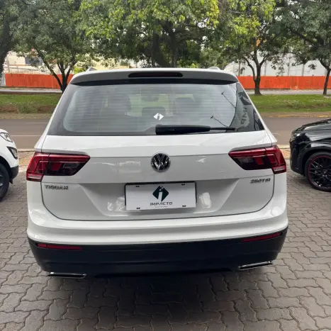 VOLKSWAGEN Tiguan 1.4 250 TSI TOTAL FLEX ALLSPACE COMFORTLINE TURBO AUTOM�TICO TIPTRONIC, Foto 15