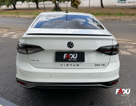 VOLKSWAGEN Virtus 1.4 4P 250 TSI EXCLUSIVE AUTOM�TICO, Foto 9