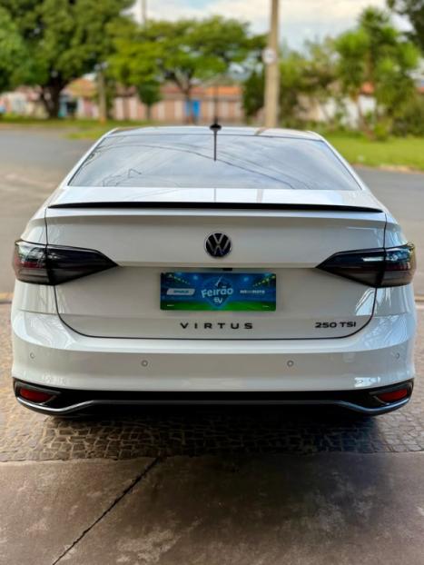 VOLKSWAGEN Virtus 1.4 4P 250 TSI EXCLUSIVE AUTOM�TICO, Foto 2