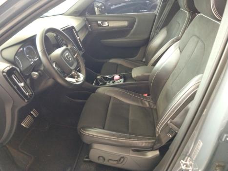 VOLVO XC40 1.5 16V 4P T5 RECHARGE HBRIDO R-DESIGN GEARTRONIC AUTOMTICO, Foto 6