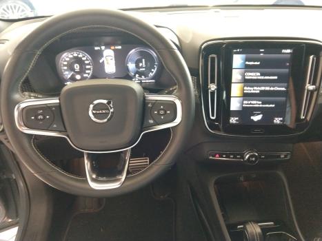 VOLVO XC40 1.5 16V 4P T5 RECHARGE HBRIDO R-DESIGN GEARTRONIC AUTOMTICO, Foto 8