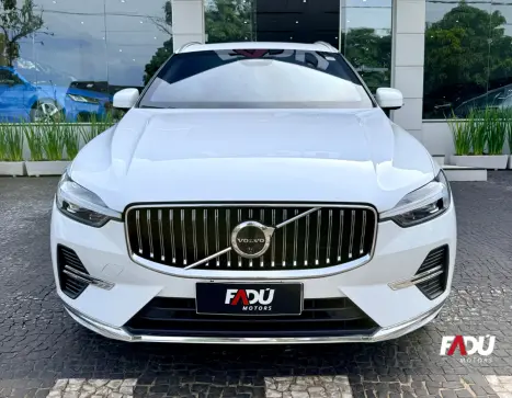 VOLVO XC60 2.0 16V 4P T8 RECHARGE H�BRIDO ULTIMATE DARK AWD TURBO GEARTRONIC AUTOM�TICO, Foto 2