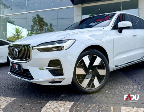 VOLVO XC60 2.0 16V 4P T8 RECHARGE H�BRIDO ULTIMATE DARK AWD TURBO GEARTRONIC AUTOM�TICO, Foto 3