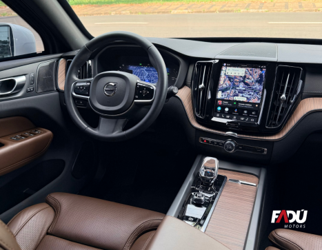 VOLVO XC60 2.0 16V 4P T8 RECHARGE H�BRIDO ULTIMATE DARK AWD TURBO GEARTRONIC AUTOM�TICO, Foto 5