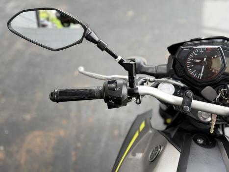 YAMAHA MT-03 300 ABS, Foto 10