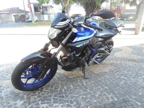 YAMAHA MT-03 300 ABS, Foto 2