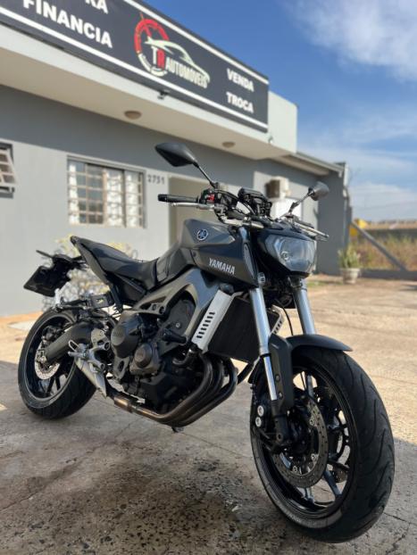 YAMAHA MT-09 Tracer GT 900 , Foto 2