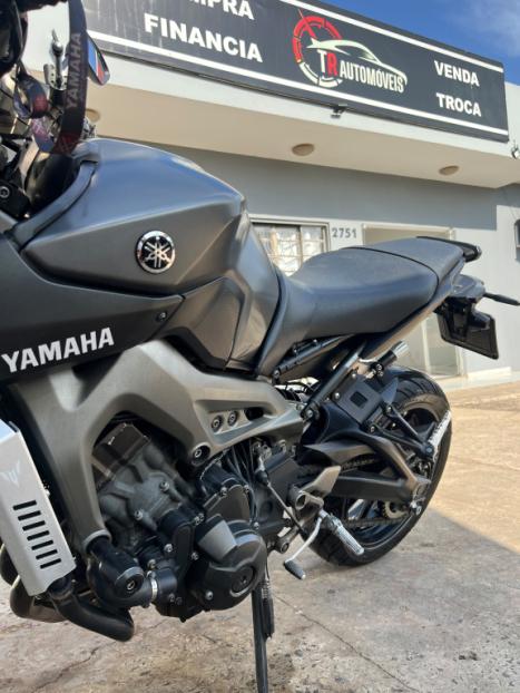 YAMAHA MT-09 Tracer GT 900 , Foto 4