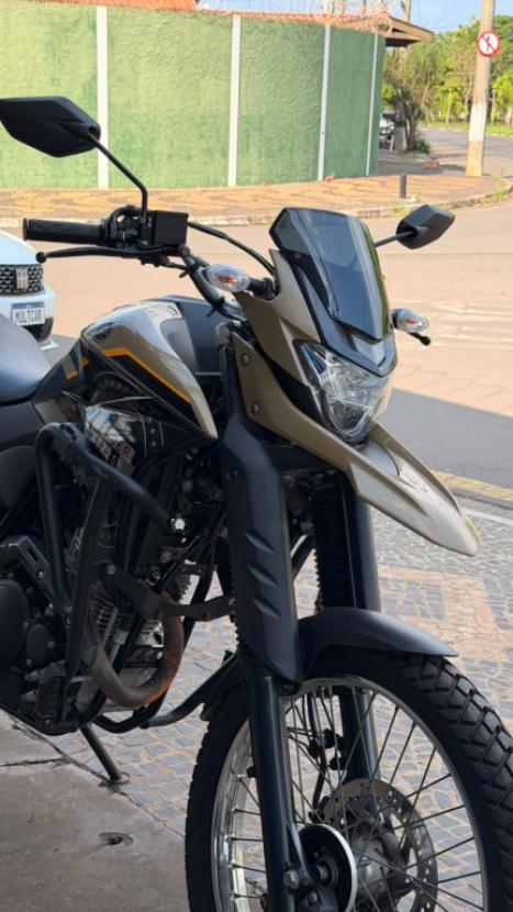YAMAHA XTZ 250 LANDER, Foto 2