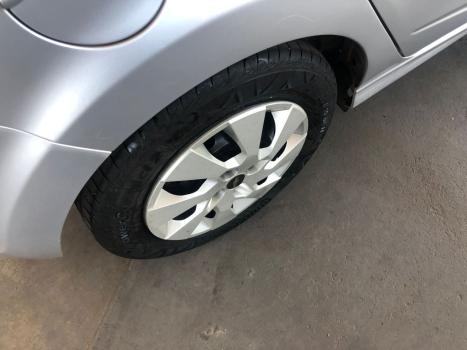 CHEVROLET Onix Hatch 1.4 4P FLEX LT, Foto 6