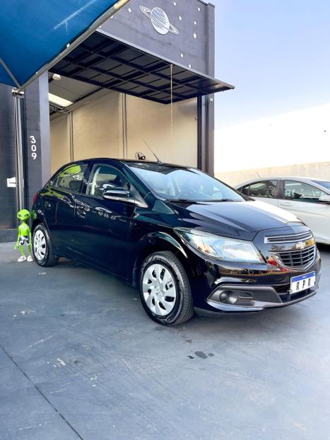 CHEVROLET Onix Hatch 1.4 4P FLEX LT, Foto 7