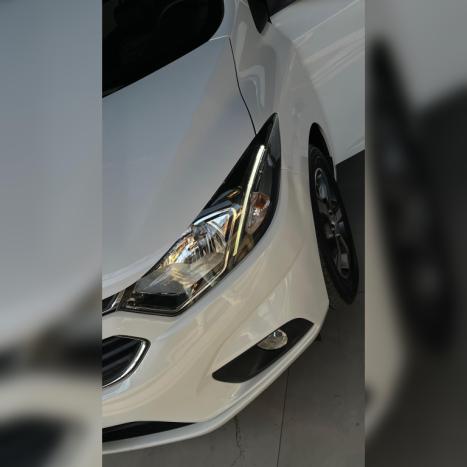 CHEVROLET Onix Hatch 1.4 4P FLEX LTZ, Foto 17