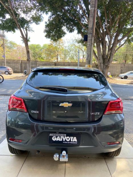 CHEVROLET Onix Hatch 1.4 4P FLEX LTZ AUTOMTICO, Foto 7