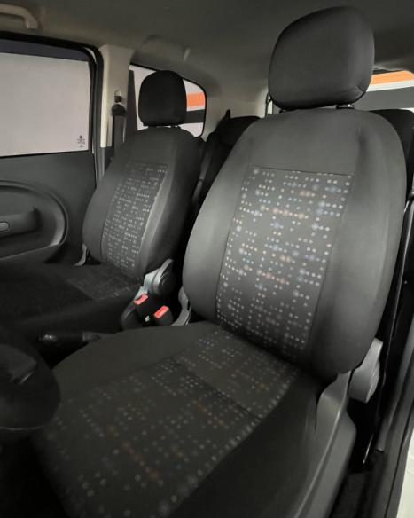 FIAT Uno 1.0 FLEX VIVACE, Foto 2