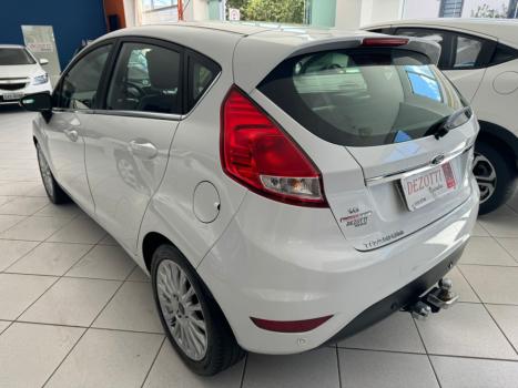 FORD Fiesta Hatch 1.6 16V 4P FLEX TITANIUM POWERSHIFT AUTOMTICO, Foto 4