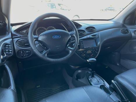 FORD Focus Sedan 2.0 16V 4P GHIA, Foto 9