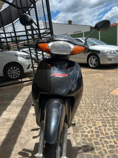 HONDA Biz 100 ES, Foto 2