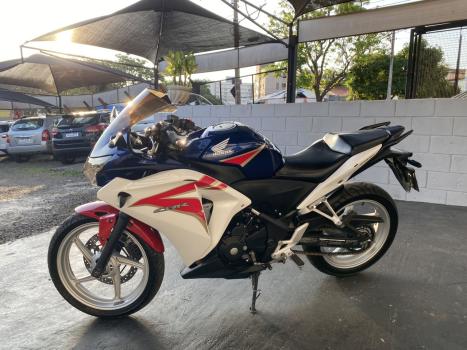 HONDA CBR 250 R, Foto 3