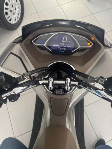 HONDA PCX 150 DLX, Foto 3