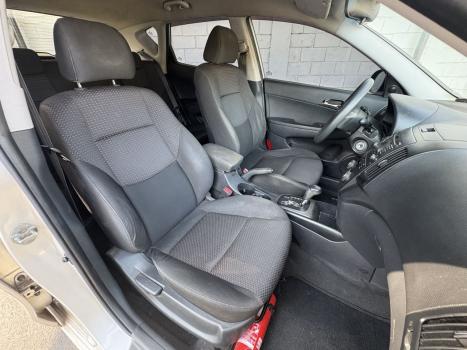 HYUNDAI I30 2.0 16V 4P, Foto 14