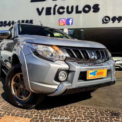 MITSUBISHI L 200 Triton 2.4 16V SPORT GLS CABINE DUPLA TURBO DIESEL AUTOMTICO, Foto 2