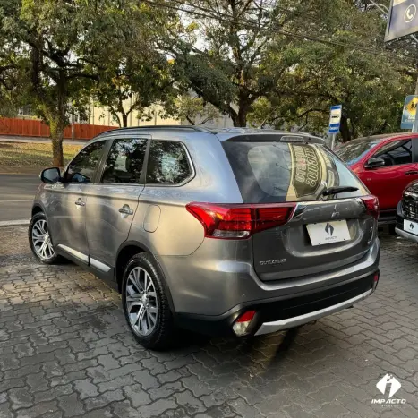 MITSUBISHI Outlander 3.0 V6 24V 4P GT 4X4 AUTOMTICO, Foto 17