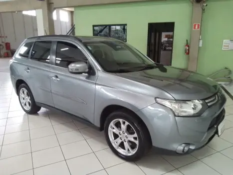 MITSUBISHI Outlander 3.0 V6 24V 4P GT 4X4 AUTOMTICO, Foto 3