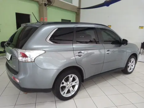 MITSUBISHI Outlander 3.0 V6 24V 4P GT 4X4 AUTOMTICO, Foto 5