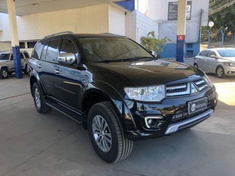 MITSUBISHI Pajero 3.2 16V 4P 4X4 7 LUGARES HPE TURBO DIESEL INTERCOOLER AUTOMTICO, Foto 2