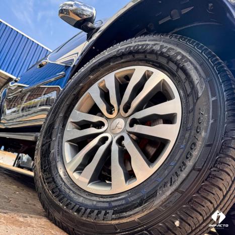 MITSUBISHI Pajero 3.2 16V 4P 4X4 7 LUGARES HPE TURBO DIESEL INTERCOOLER AUTOMTICO, Foto 4