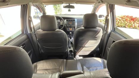 NISSAN Grand Livina 1.8 16V 4P FLEX, Foto 10