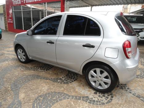 NISSAN March 1.0 16V 4P S FLEX, Foto 4