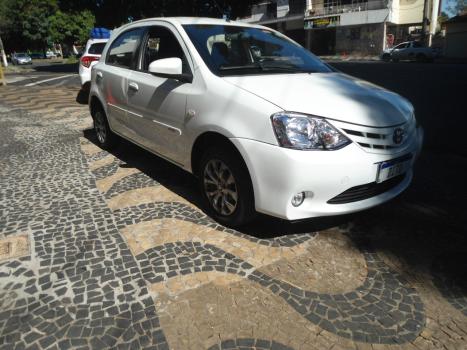 TOYOTA Etios Hatch 1.5 16V 4P FLEX XS, Foto 2