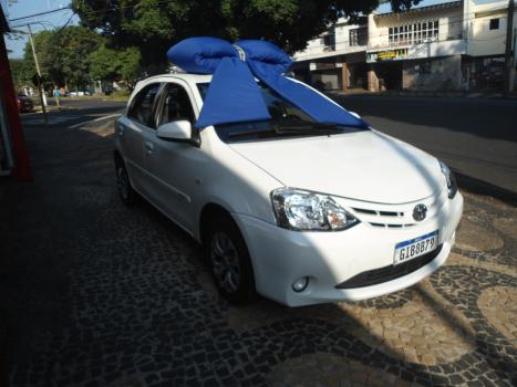 TOYOTA Etios Hatch 1.5 16V 4P FLEX XS, Foto 2