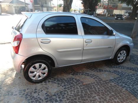 TOYOTA Etios Hatch 1.3 16V 4P FLEX X, Foto 3
