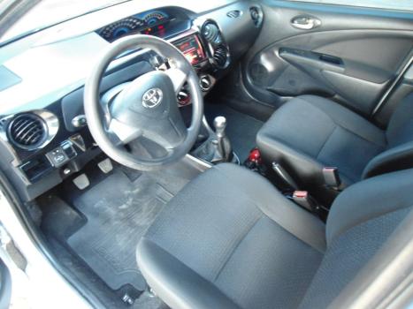 TOYOTA Etios Hatch 1.3 16V 4P FLEX X, Foto 5