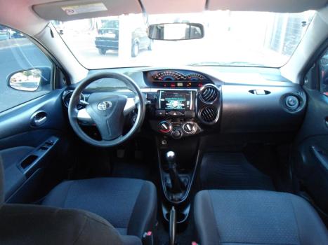 TOYOTA Etios Hatch 1.3 16V 4P FLEX X, Foto 8
