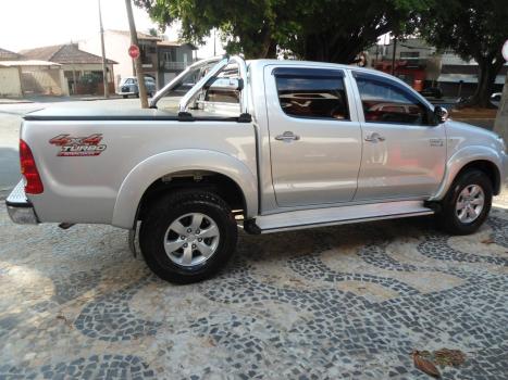 TOYOTA Hilux Caminhonete 3.0 4P 4X4 SRV TURBO DIESEL CABINE DUPLA, Foto 3