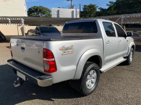 TOYOTA Hilux Caminhonete 3.0 16V 4P 4X4 SRV TURBO DIESEL CABINE DUPLA AUTOMTICO, Foto 4