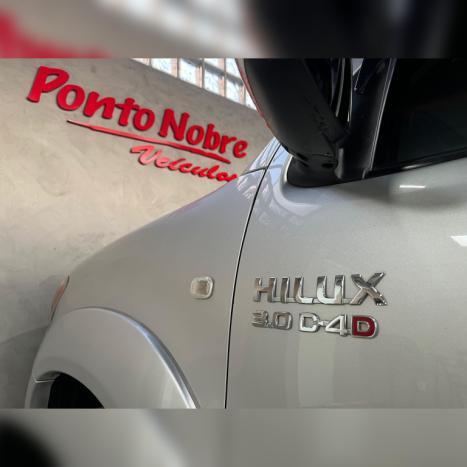 TOYOTA Hilux Caminhonete 3.0 4P 4X4 SRV TURBO DIESEL CABINE DUPLA AUTOMÁTICO, Foto 13