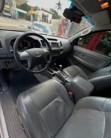 TOYOTA Hilux Caminhonete 2.7 16V 4P SRV FLEX 4X4  CABINE DUPLA AUTOMTICO, Foto 6