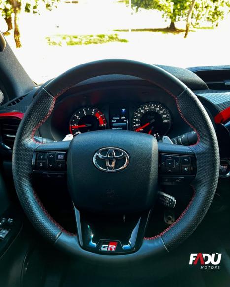 TOYOTA Hilux Caminhonete 2.8 16V GR SPORT 4X4 TURBO DIESEL CABINE DUPLA AUTOMTICO, Foto 7