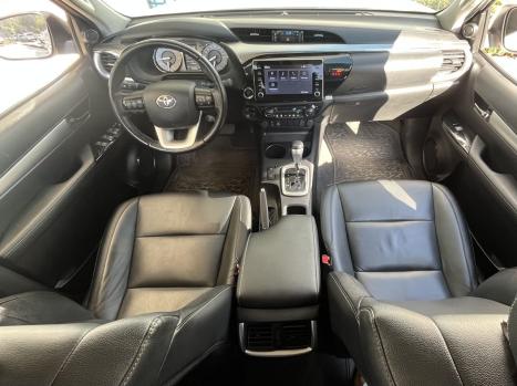 TOYOTA Hilux Caminhonete 2.8 4P 4X4 DIESEL CABINE DUPLA, Foto 9