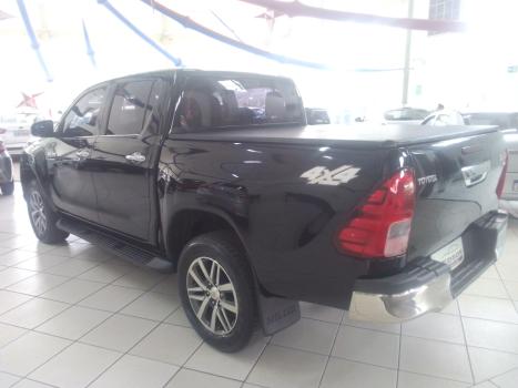 TOYOTA Hilux Caminhonete 2.8 16V SRX 4X4 DIESEL CABINE DUPLA AUTOMTICO, Foto 4